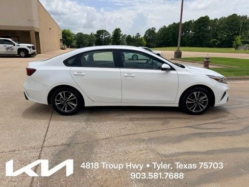 Used 2024 Kia Forte LXS w/ LXS Technology Package FWD image 12