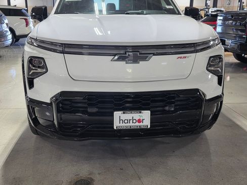 Used 2025 Chevrolet Silverado EV RST image 9