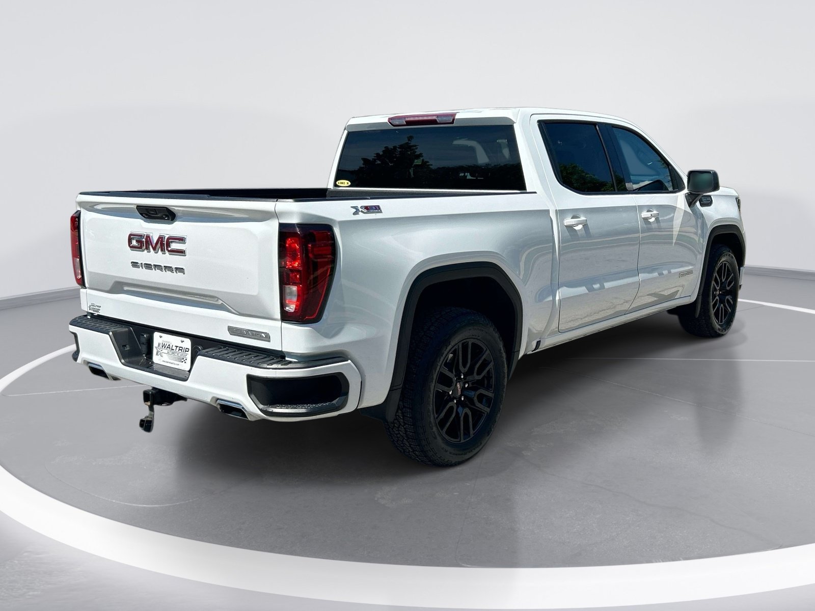 Used 2023 GMC Sierra 1500 Elevation w/ X31 Off-Road Package AWD/4WD image 9