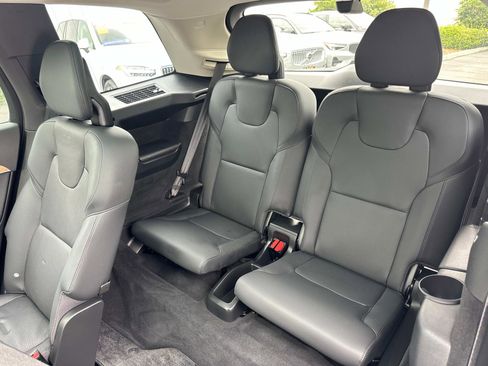 Certified 2025 Volvo XC90 B6 Plus image 23