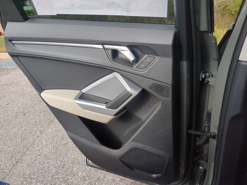 New 2025 Audi Q3 2.0T Premium image 16