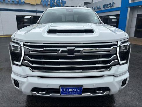 Used 2025 Chevrolet Silverado 2500 High Country w/ High Country Premium Package AWD/4WD image 16