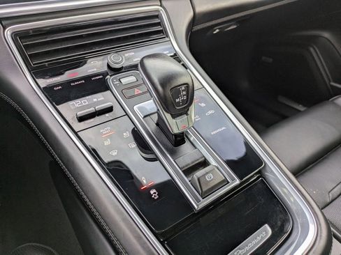 Used 2019 Porsche Panamera 4 image 13