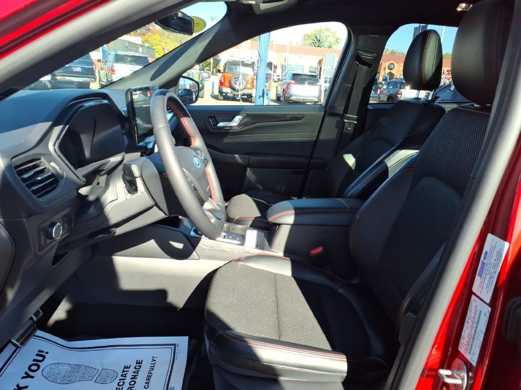 Used 2024 Ford Escape ST-Line w/ Tech Pack #1 AWD/4WD image 15