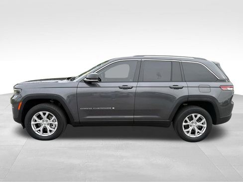 Used 2022 Jeep Grand Cherokee Limited RWD image 2