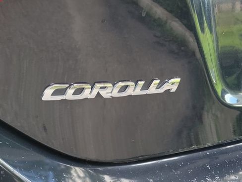 Used 2015 Toyota Corolla LE FWD image 4