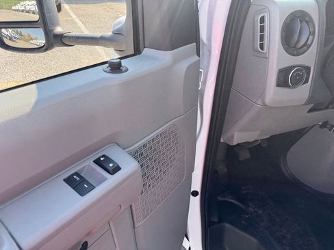 New 2026 Ford E-450 and Econoline 450 Super Duty w/ Power Equipment Group image 10