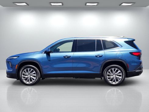 Used 2025 Buick Enclave Preferred FWD image 7