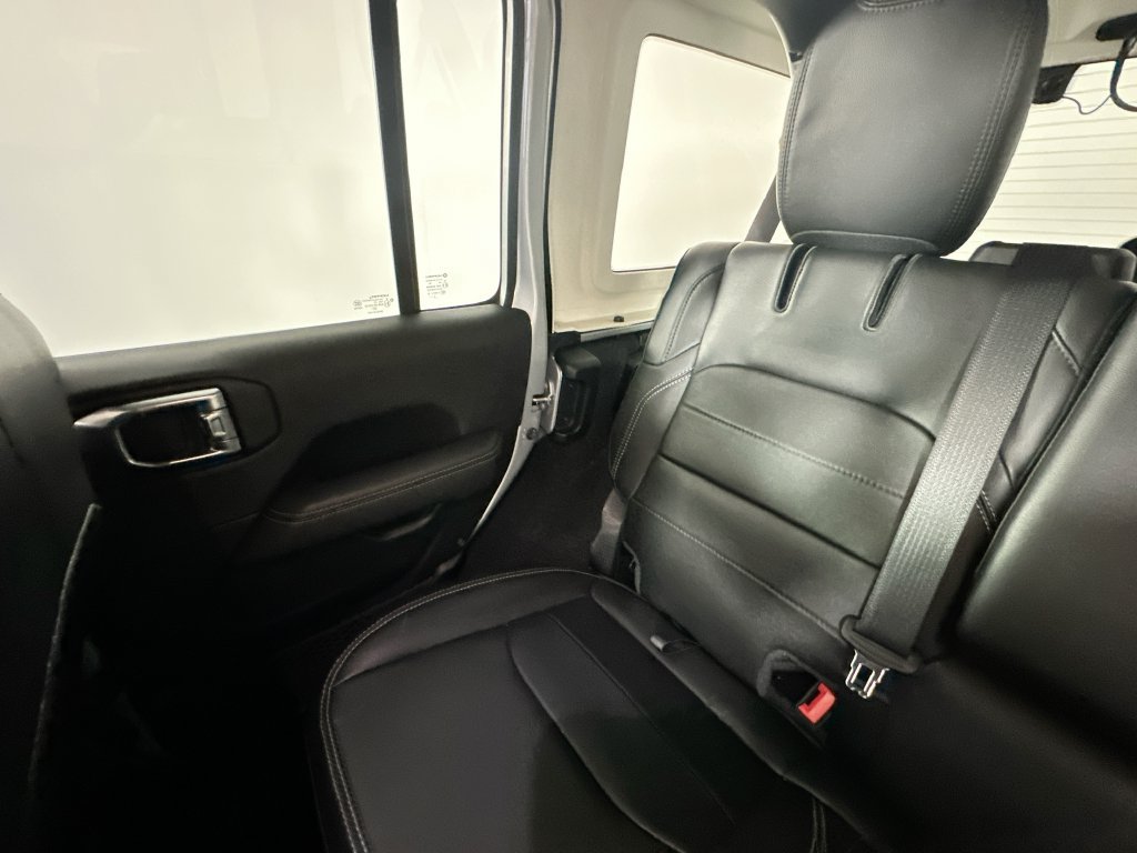 Used 2023 Jeep Wrangler Unlimited Sahara w/ Cold Weather Group AWD/4WD image 12