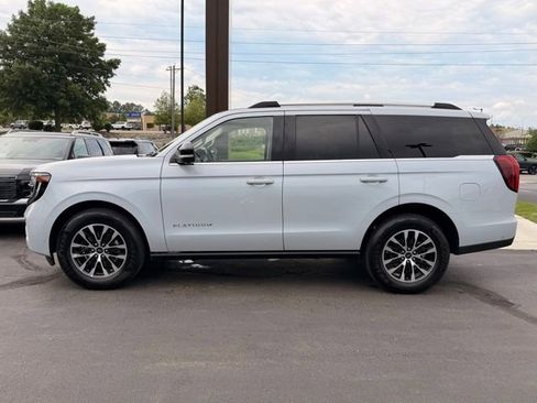 Used 2025 Ford Expedition Platinum AWD/4WD image 5