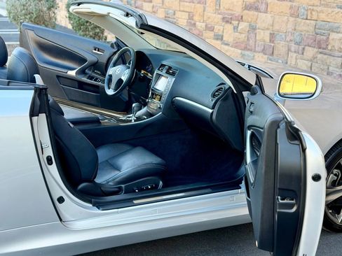 Used 2014 Lexus IS 250C w/ Luxury Package image 10