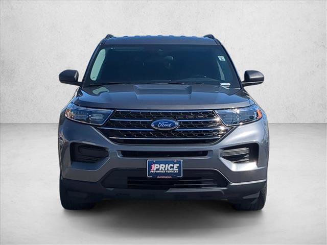 Used 2024 Ford Explorer XLT RWD image 2