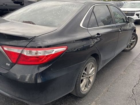 Used 2015 Toyota Camry SE image 2