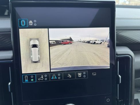 Used 2025 GMC Yukon AT4 w/ AT4 Premium Plus Package image 9