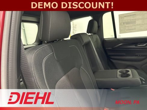 New 2025 Jeep Grand Cherokee Laredo X w/ Luxury Tech Group I image 12