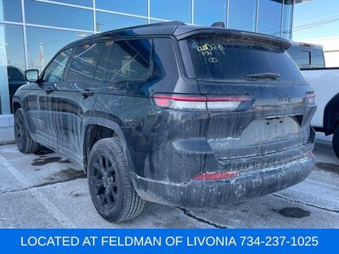 Used 2024 Jeep Grand Cherokee L Laredo image 2