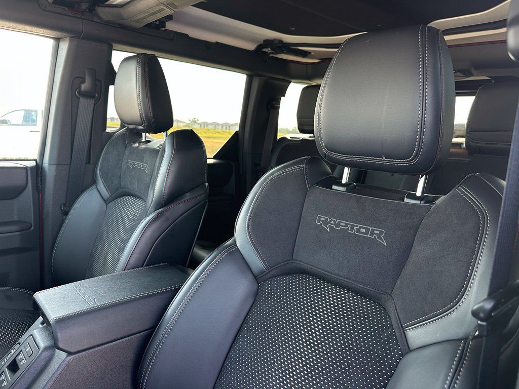Used 2025 Ford Bronco Raptor AWD/4WD image 13
