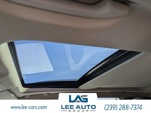 Used 2017 Jeep Cherokee Limited AWD/4WD image 19