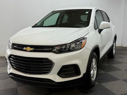 Used 2021 Chevrolet Trax LS w/ Tint and Cruise Package image 5