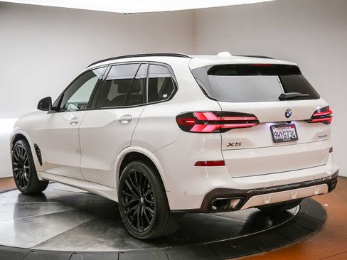 Used 2024 BMW X5 sDrive40i w/ M Sport Package RWD image 5