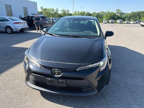 Used 2024 Toyota Corolla LE FWD image 4