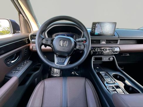 Used 2025 Honda Pilot Elite image 9