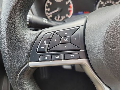 Used 2024 Nissan Altima 2.5 SV image 25