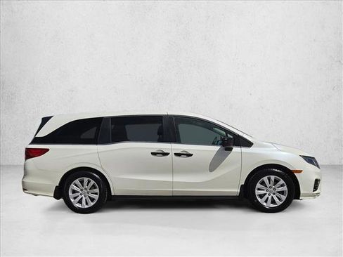 Used 2018 Honda Odyssey LX image 4