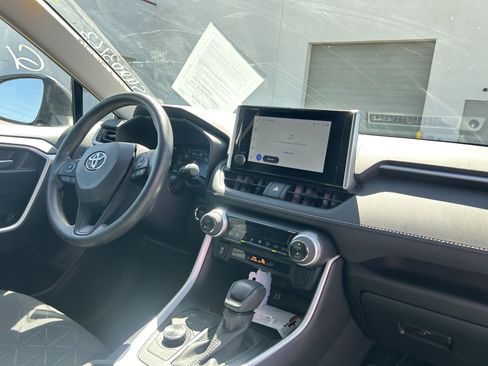 Certified 2025 Toyota RAV4 XLE w/ Convenience Package AWD/4WD image 14