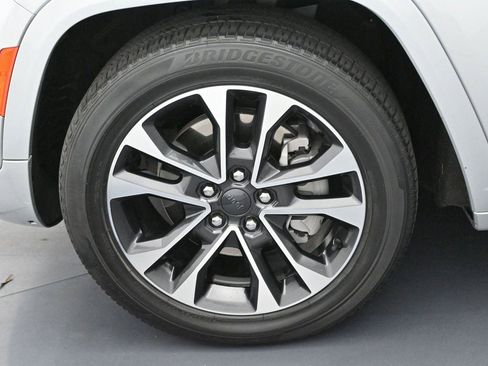 Used 2022 Jeep Grand Cherokee L Overland w/ Advanced Protech Group III AWD/4WD image 40