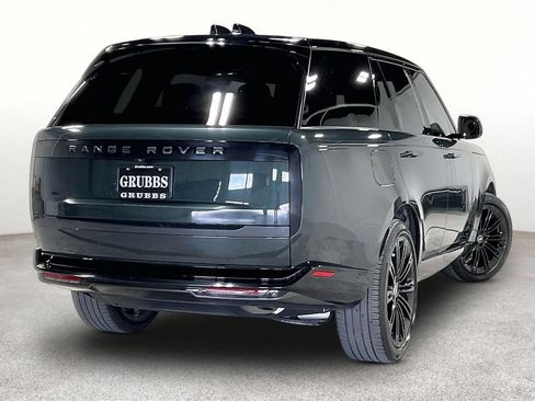 Used 2025 Land Rover Range Rover SE AWD/4WD image 2