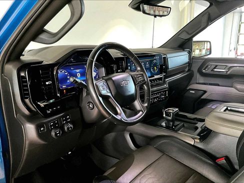 Used 2022 Chevrolet Silverado 1500 ZR2 w/ Technology Package AWD/4WD image 7