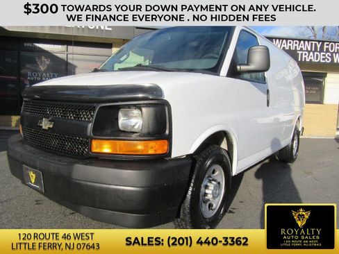 Used 2017 Chevrolet Express 2500 image 7
