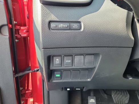 Used 2016 Nissan Rogue SV FWD image 21