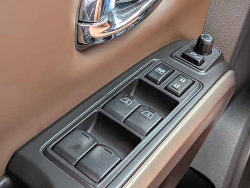 Used 2021 Nissan Titan Platinum Reserve w/ Moonroof Package AWD/4WD image 22