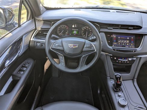 Certified 2025 Cadillac XT5 Premium Luxury image 19