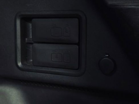 Used 2024 Chevrolet Equinox LT image 11