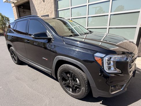 Used 2022 GMC Terrain AT4 image 3