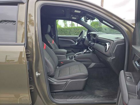 Used 2024 Chevrolet Colorado Z71 w/ Z71 Convenience Package 2 AWD/4WD image 10