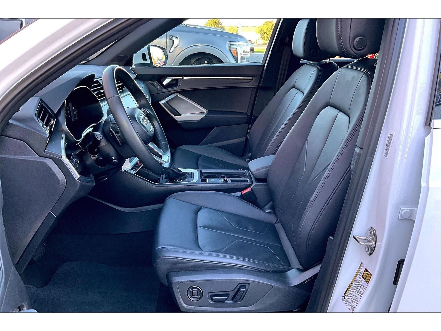 Used 2025 Audi Q3 2.0T Premium AWD/4WD image 28