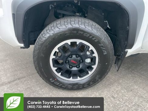 Used 2024 Toyota Tacoma TRD Off-Road w/ TRD Off Road Upgrade Package AWD/4WD image 37