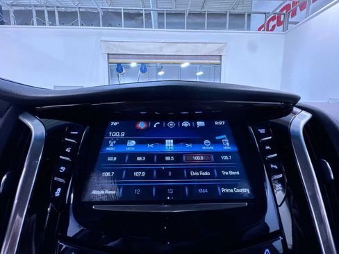Used 2018 Cadillac Escalade Luxury AWD/4WD image 24