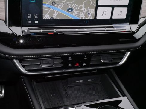 Certified 2025 Volkswagen Atlas SEL Premium R-Line image 22