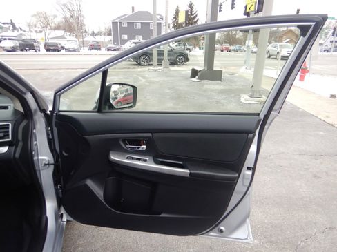 Used 2016 Subaru Impreza 2.0i Premium image 16
