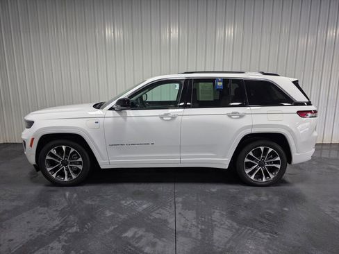 Used 2022 Jeep Grand Cherokee Overland AWD/4WD image 4