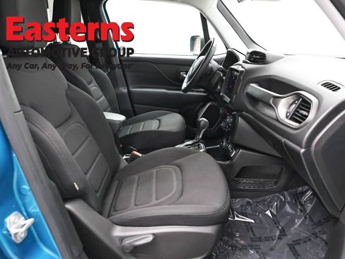 Used 2022 Jeep Renegade Latitude w/ Convenience Group AWD/4WD image 25