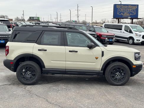 New 2025 Ford Bronco Sport Badlands image 2