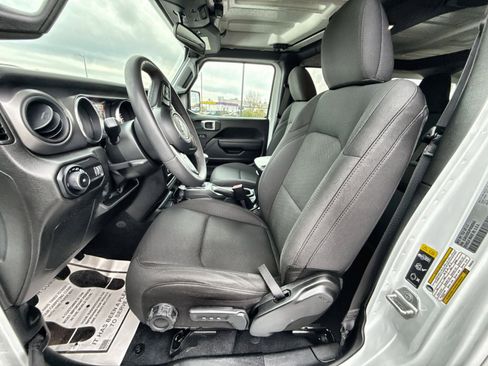 Used 2023 Jeep Wrangler Sport S image 13