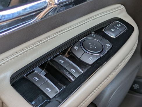 Used 2020 Lincoln Corsair FWD w/ Premium Package image 23