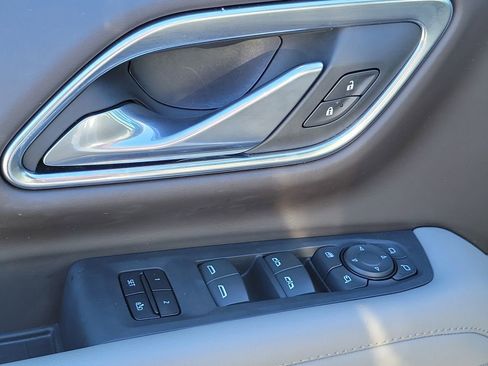 Used 2023 Chevrolet Tahoe Z71 w/ Luxury Package image 20